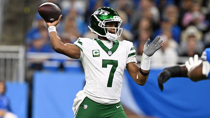 Geno Smith and the Jets are home favorites against the Browns. Geno Smith and the Jets are home favorites against the Browns.