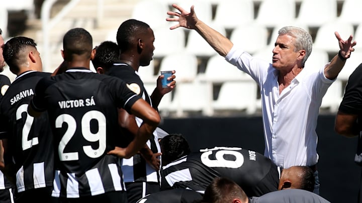 Treinador está invicto no comando do Fogão Treinador está invicto no comando do Fogão