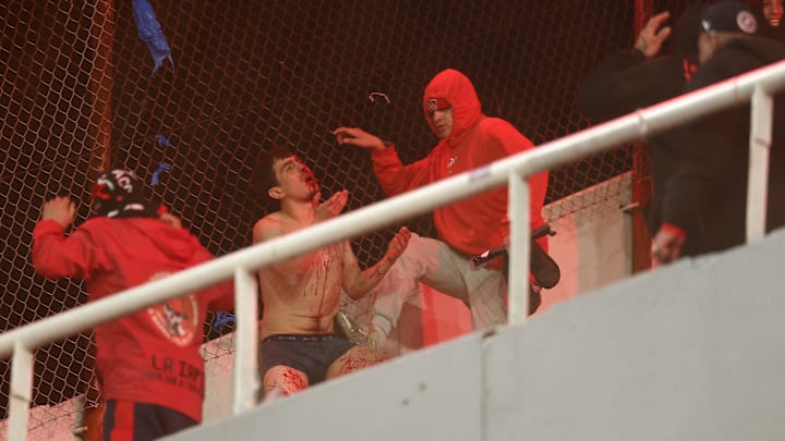 TOPSHOT-FBL-SUDAMERICANA-INDEPENDIENTE-UCHILE-FANS
