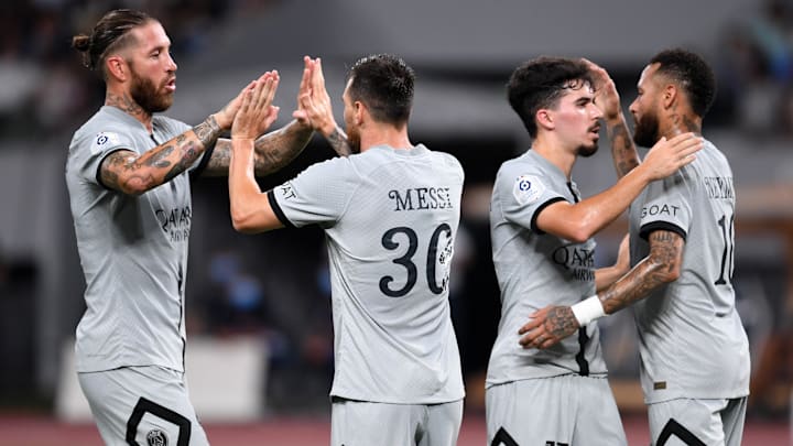 Le Paris Saint-Germain s'impose face  Kawasaki Frontale sur le score de 2 buts à 1.