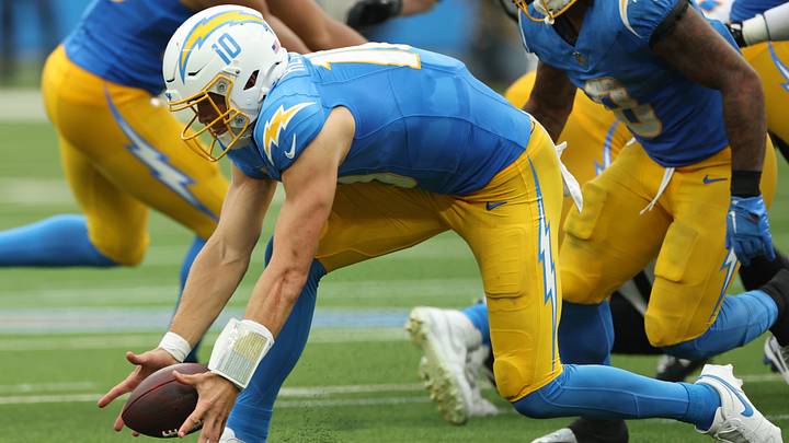 Las Vegas Raiders v Los Angeles Chargers