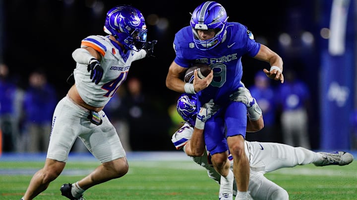 Boise State linebacker Boen Phelps (left). 