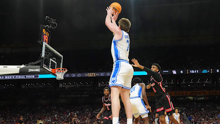 Apr 5, 2025; San Antonio, TX, USA; Duke Blue Devils guard Kon Knueppel (7) shoots against Houston Cougars guard Mylik Wilson (8) in the semifinals of the men's Final Four of the 2025 NCAA Tournament at the Alamodome. Mandatory Credit: Robert Deutsch-Imagn Images Apr 5, 2025; San Antonio, TX, USA; Duke Blue Devils guard Kon Knueppel (7) shoots against Houston Cougars guard Mylik Wilson (8) in the semifinals of the men's Final Four of the 2025 NCAA Tournament at the Alamodome. Mandatory Credit: Robert Deutsch-Imagn Images