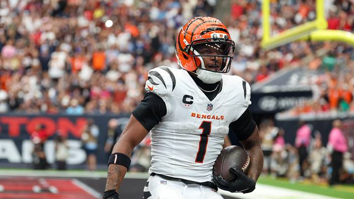 Sep 20, 2026; Houston, Texas, USA; Cincinnati Bengals wide receiver Ja'marr Chase (1) catches a touchdown pass against Houston Texans safety Calen Bullock (2) and safety Reed Blankenship (6) ) at Reliant Stadium. Mandatory Credit: Thomas Shea-Imagn Images Sep 20, 2026; Houston, Texas, USA; Cincinnati Bengals wide receiver Ja'marr Chase (1) catches a touchdown pass against Houston Texans safety Calen Bullock (2) and safety Reed Blankenship (6) ) at Reliant Stadium. Mandatory Credit: Thomas Shea-Imagn Images