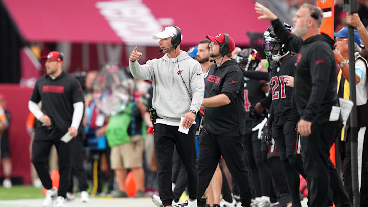 Sep 22, 2024; Glendale, Arizona, USA; Arizona Cardinals head coach Jonathan Gannon looks on against the Detroit Lions during the second half at State Farm Stadium. Mandatory Credit: Joe Camporeale-Imagn Images Sep 22, 2024; Glendale, Arizona, USA; Arizona Cardinals head coach Jonathan Gannon looks on against the Detroit Lions during the second half at State Farm Stadium. Mandatory Credit: Joe Camporeale-Imagn Images