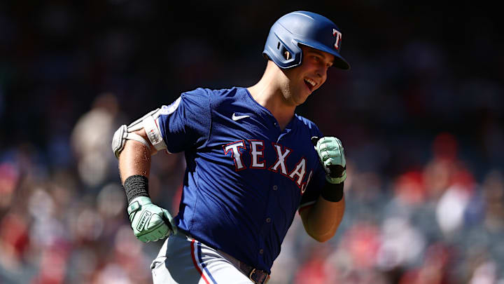 Nathaniel Lowe fue campeón en 2023 con Texas