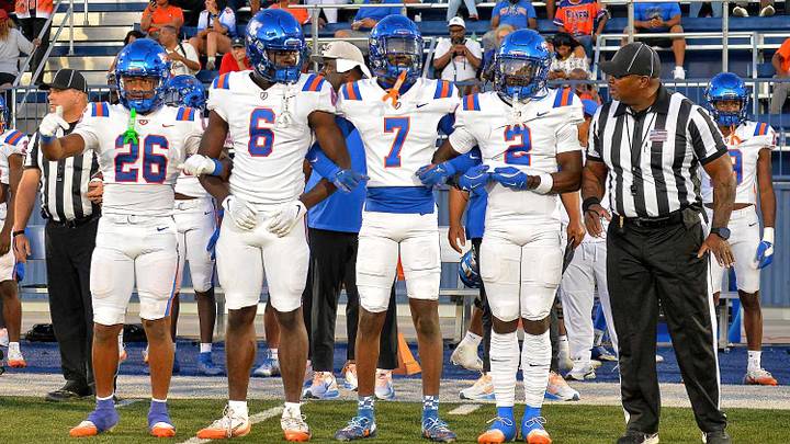 It didn't take long for East St. Louis to assert itself in 2026 as the Flyers knocked off No. 1 Chicago Mt. Carmel in a season-opening 42-23 win. It didn't take long for East St. Louis to assert itself in 2026 as the Flyers knocked off No. 1 Chicago Mt. Carmel in a season-opening 42-23 win.