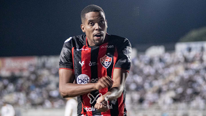 Vitória, da Bahia, segue no lugar mais alto da tabela