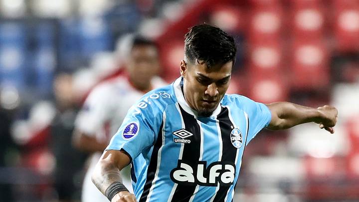 Grêmio mudou seu patrocinador máster para o uniforme de 2025