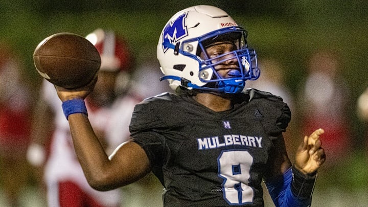 Mulberry (8) Laquinton Chandler throws a pass against the Kathleen defense in first half action Friday August 30 2024, in Mulberry Fl. Ernst Peters/The Ledger