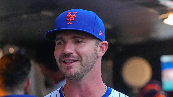 Aug 19, 2024; New York City, New York, USA; New York Mets first baseman Pete Alonso (20) prior to the game against the Baltimore Orioles at Citi Field. Mandatory Credit: Gregory Fisher-Imagn Images Aug 19, 2024; New York City, New York, USA; New York Mets first baseman Pete Alonso (20) prior to the game against the Baltimore Orioles at Citi Field. Mandatory Credit: Gregory Fisher-Imagn Images
