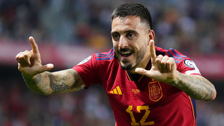 Espanhol de 32 anos saiu do banco e virou o nome do jogo