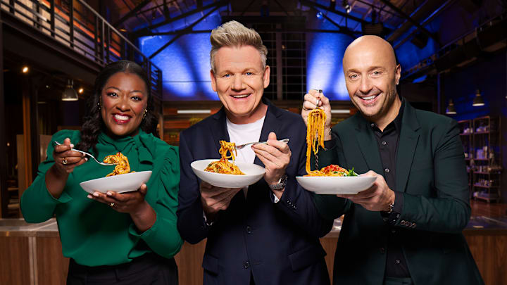 MASTERCHEF: DYNAMIC DUOS: L-R: Judge Tiffany Derry, host/judge Gordon Ramsay and judge Joe Bastianich. MASTERCHEF: DYNAMIC DUOS premieres Wednesday, May 21 on FOX. © 2025 FOXMEDIA LLC. Cr: FOX.