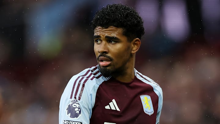 Ian Maatsen ist bei Aston Villa noch nicht angekommen.