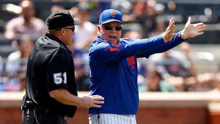Buck Showalter expresses his frustration during another Mets loss