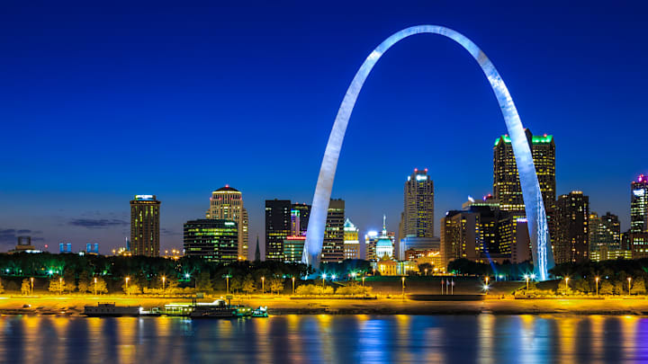 St. Louis skyline at night.