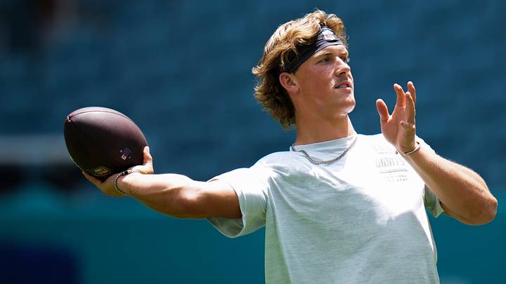 Aug 22, 2026; Miami Gardens, Florida, USA; New York Giants quarterback Jaxson Dart (6) warms up prior to a pre season game against the Miami Dolphins at Hard Rock Stadium. Mandatory Credit: Rich Storry-Imagn Images Aug 22, 2026; Miami Gardens, Florida, USA; New York Giants quarterback Jaxson Dart (6) warms up prior to a pre season game against the Miami Dolphins at Hard Rock Stadium. Mandatory Credit: Rich Storry-Imagn Images