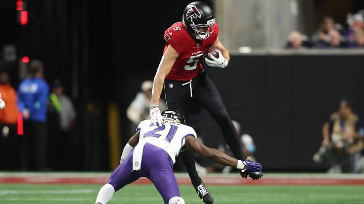 Oct 11, 2026; Atlanta, Georgia, USA; Atlanta Falcons wide receiver Drake London (5) is tackled by Baltimore Ravens safety Jaylinn Hawkins (21) during the third quarter at Mercedes-Benz Stadium. Mandatory Credit: Brett Davis-Imagn Images Oct 11, 2026; Atlanta, Georgia, USA; Atlanta Falcons wide receiver Drake London (5) is tackled by Baltimore Ravens safety Jaylinn Hawkins (21) during the third quarter at Mercedes-Benz Stadium. Mandatory Credit: Brett Davis-Imagn Images