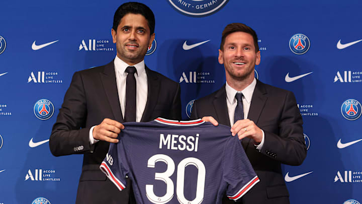Lionel Messi a rejoint le Paris Saint-Germain à l'été 2021 libre de tout contrat après avoir passé toute sa carrière au FC Barcelone.