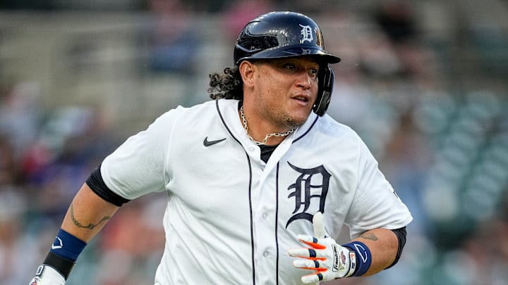 Miguel Cabrera bateó un largo sencillo este viernes ante los Medias Blancas 