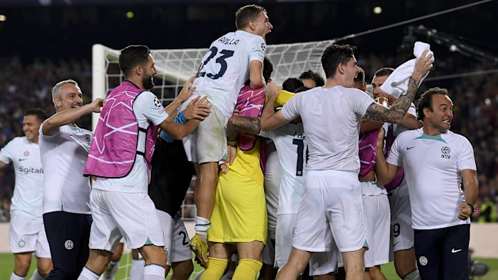 La gioia dell'Inter dopo un gol a Barcellona