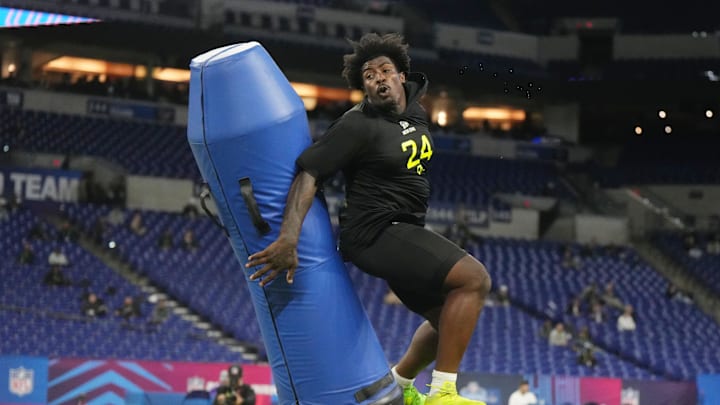 Tennessee defensive lineman Omarr Norman-Lott (DL24) participates in drills during the Scouting Combine. Tennessee defensive lineman Omarr Norman-Lott (DL24) participates in drills during the Scouting Combine.