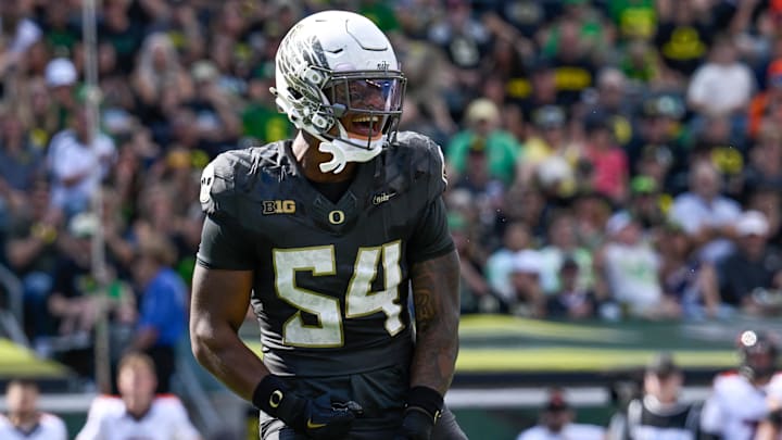 Sep 20, 2025; Eugene, Oregon, USA; Oregon Ducks linebacker Jerry Mixon (54) reacts after a play against the Oregon State Beavers during the first quarter of the game at Autzen Stadium. Mandatory Credit: Troy Wayrynen-Imagn Images