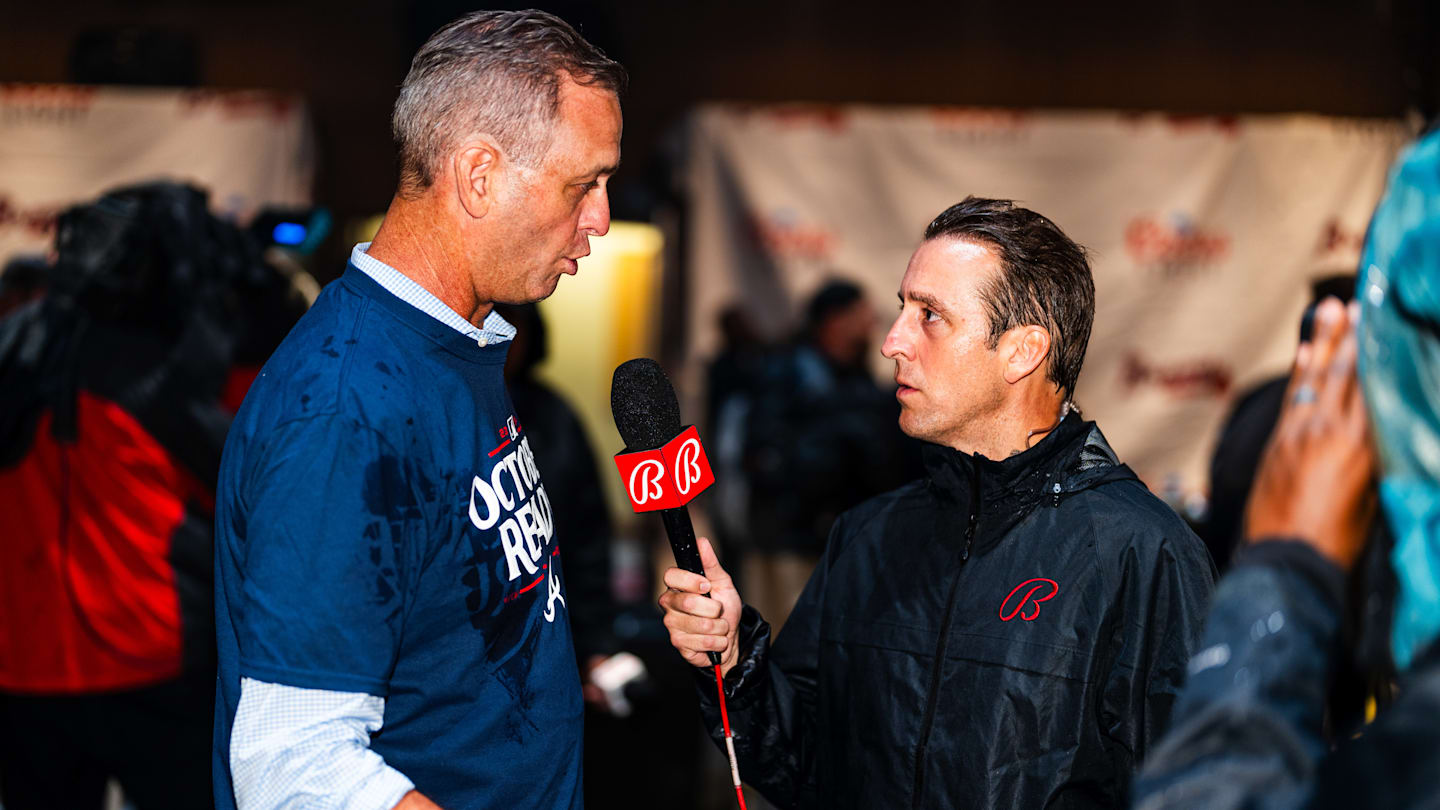Who are the Atlanta Braves' TV and radio announcers for 2025?