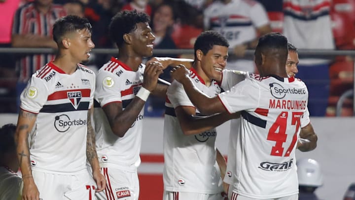 Equipe de Rogério Ceni entra em campo a partir das 15h