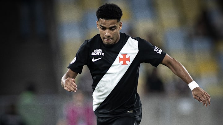 Brenner sofreu uma lesão no joelho e deve desfalcar o Vasco da Gama contra o Botafogo