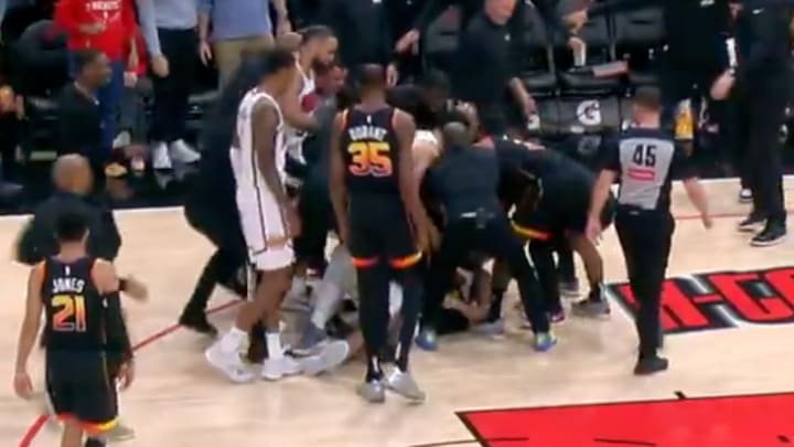 Mason Plumlee and Steven Adams got into a old-fashioned scuffle on Wednesday night