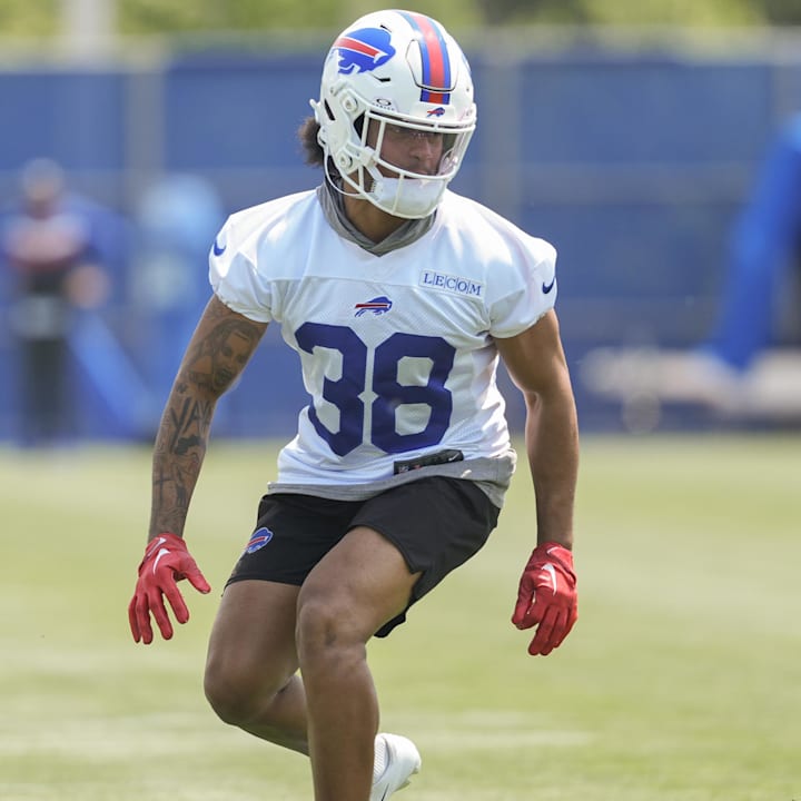 Bills respond to injury, sign familiar cornerback cut by Steelers last week