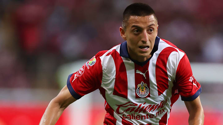 Roberto Alvarado es el mejor goleador de las Chivas en el semestre.
