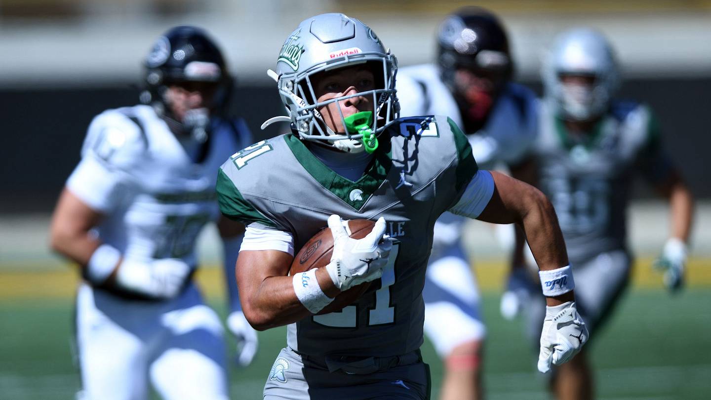 5 Takeaways: De La Salle's back-and-forth win over Centennial in first 151 Football Showcase as good as it gets
