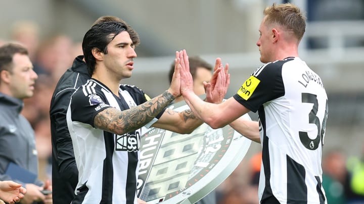 Sandro Tonali rentre à la place de Sean Longstaff dans le match Newcastle vs Tottenham