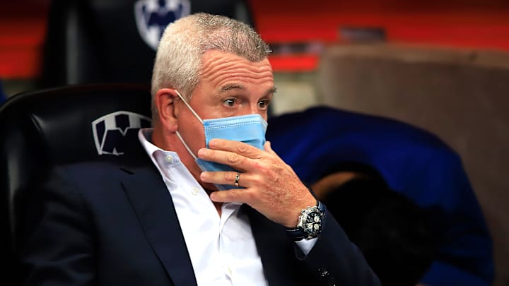 El entrenador Javier Aguirre.