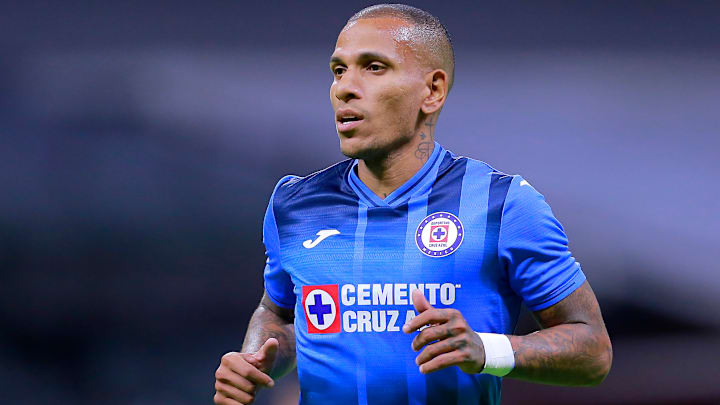 Cruz Azul v Chivas - Torneo Grita Mexico C22 Liga MX