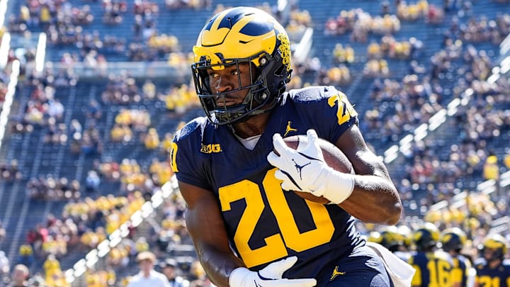 Michigan running back Kalel Mullings warms up before the USC game at Michigan Stadium.