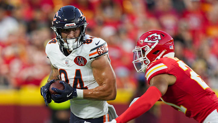 Aug 22, 2025; Kansas City, Missouri, USA; Chicago Bears tight end Colston Loveland (84) runs with the ball against Kansas City Chiefs safety Jaden Hicks (21) during the first half at GEHA Field at Arrowhead Stadium. Mandatory Credit: Jay Biggerstaff-Imagn Images Aug 22, 2025; Kansas City, Missouri, USA; Chicago Bears tight end Colston Loveland (84) runs with the ball against Kansas City Chiefs safety Jaden Hicks (21) during the first half at GEHA Field at Arrowhead Stadium. Mandatory Credit: Jay Biggerstaff-Imagn Images