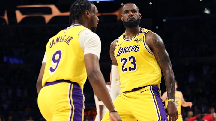 Minnesota Timberwolves v Los Angeles Lakers
