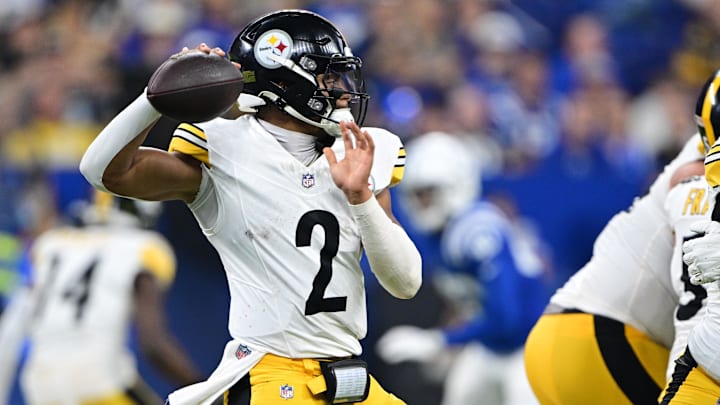 Pittsburgh Steelers quarterback Justin Fields 