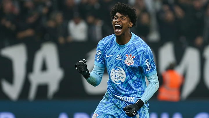 Hugo vem se destacando no Corinthians