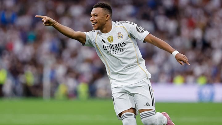 Na comemoração do gol, Mbappé fez questão de agradecer ao "garçom" Vini Jr, que voltou a ser titular