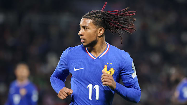 Michael Olise sera du déplacement en Islande.