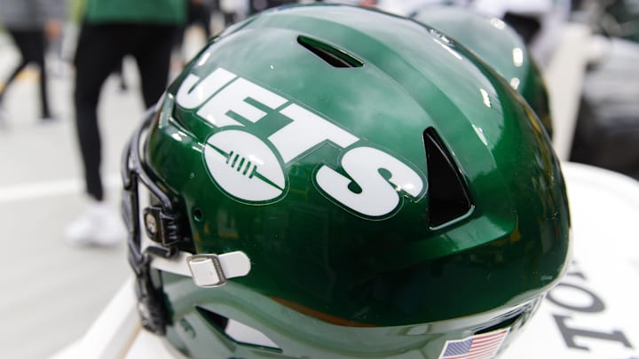 Oct 16, 2022; Green Bay, Wisconsin, USA;  General view of a New York Jets helmet during the game against the Green Bay Packers at Lambeau Field. Mandatory Credit: Jeff Hanisch-Imagn Images
