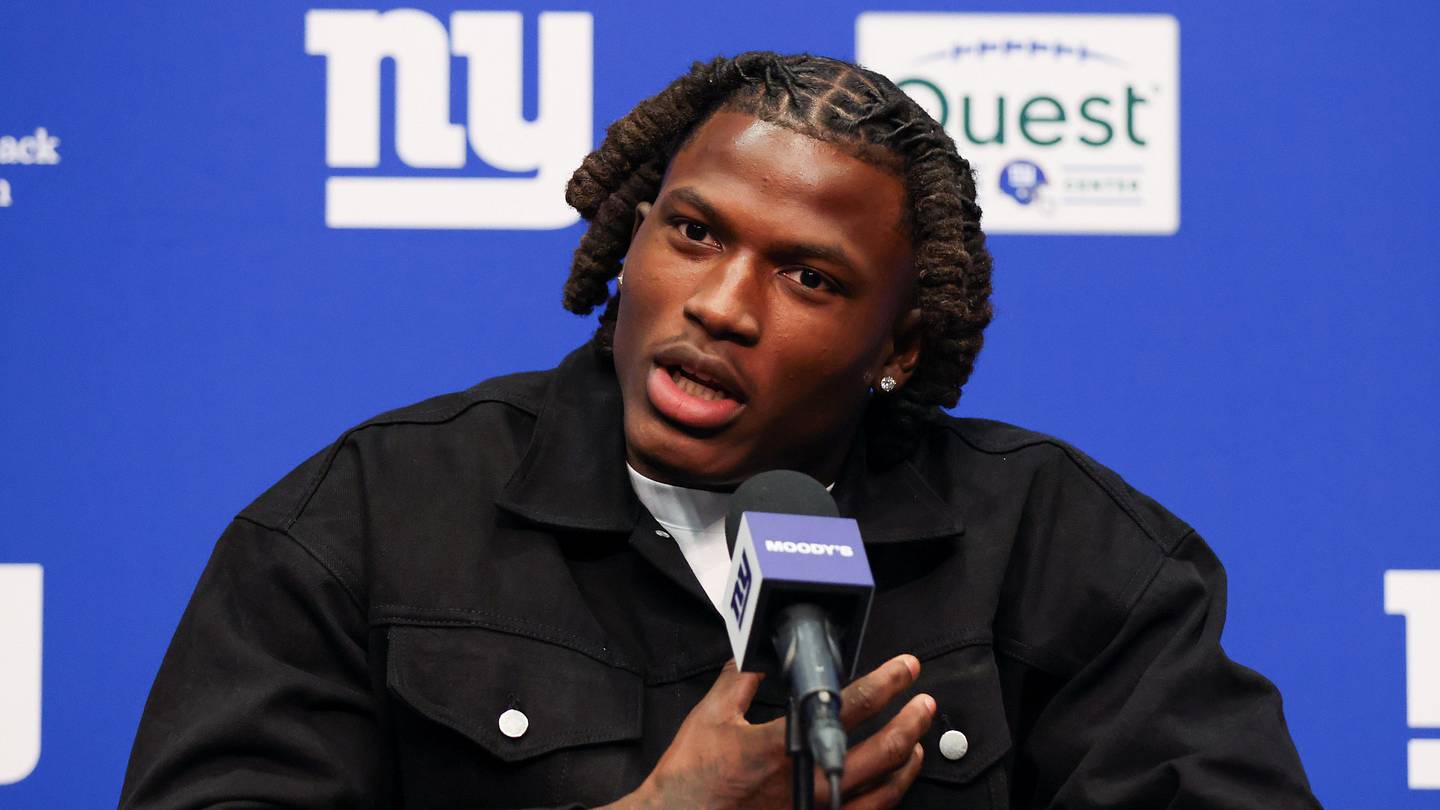 Giants’ Arvell Reese Named ‘Top 5’ Defensive Rookie of the Year Candidate