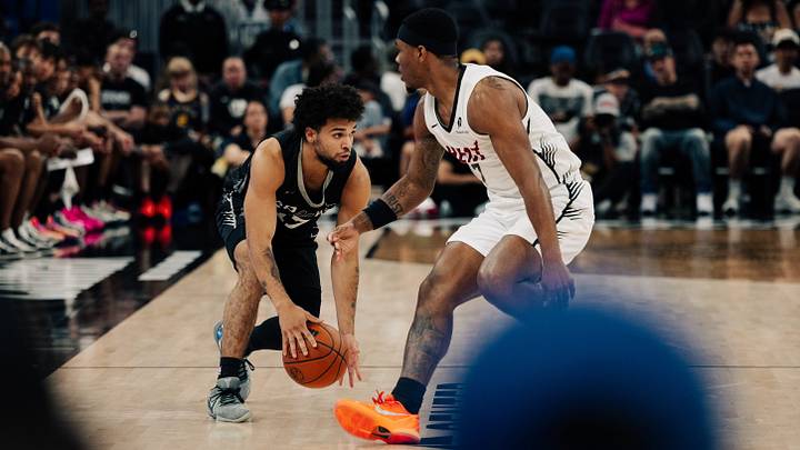 July 3, 2026; San Francisco, California, USA; San Antonio Spurs rookie Ja'Kobi Gillespie (17) dribbles the ball against the Miami Heat at the California Classic at Chase Center. July 3, 2026; San Francisco, California, USA; San Antonio Spurs rookie Ja'Kobi Gillespie (17) dribbles the ball against the Miami Heat at the California Classic at Chase Center.