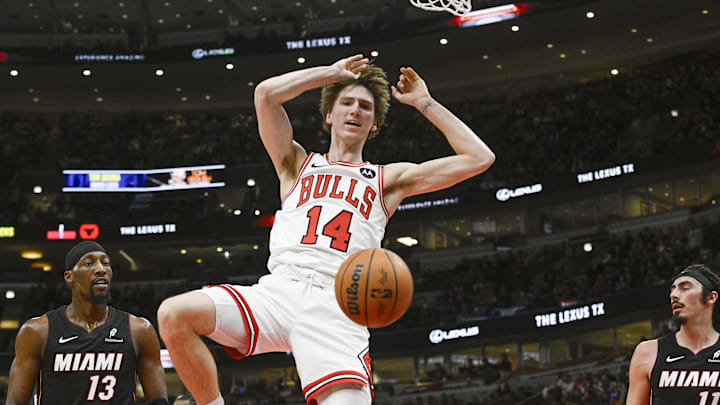 Feb 4, 2025; Chicago, Illinois, USA;  Chicago Bulls forward Matas Buzelis (14) dunks the ball