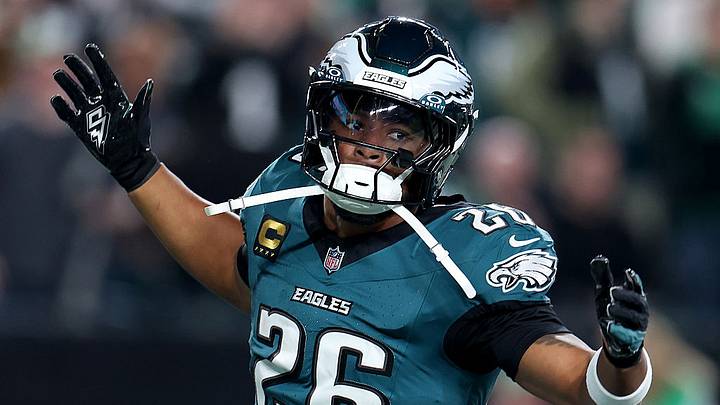 Saquon Barkley podría estar entre los jugadores que sean traspasados si los Eagles venden antes de la fecha límite. Saquon Barkley podría estar entre los jugadores que sean traspasados si los Eagles venden antes de la fecha límite.