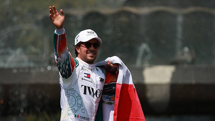 Sergio 'Checo' Pérez tuvo su show run con Cadillac en Paseo de la Reforma. Sergio 'Checo' Pérez tuvo su show run con Cadillac en Paseo de la Reforma.